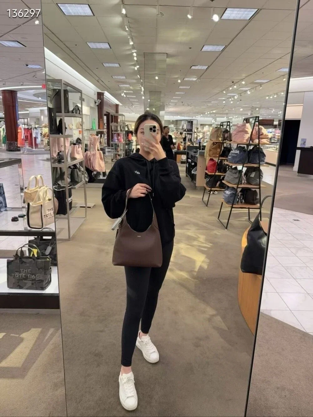 Coach Brooklyn 28 tote maple